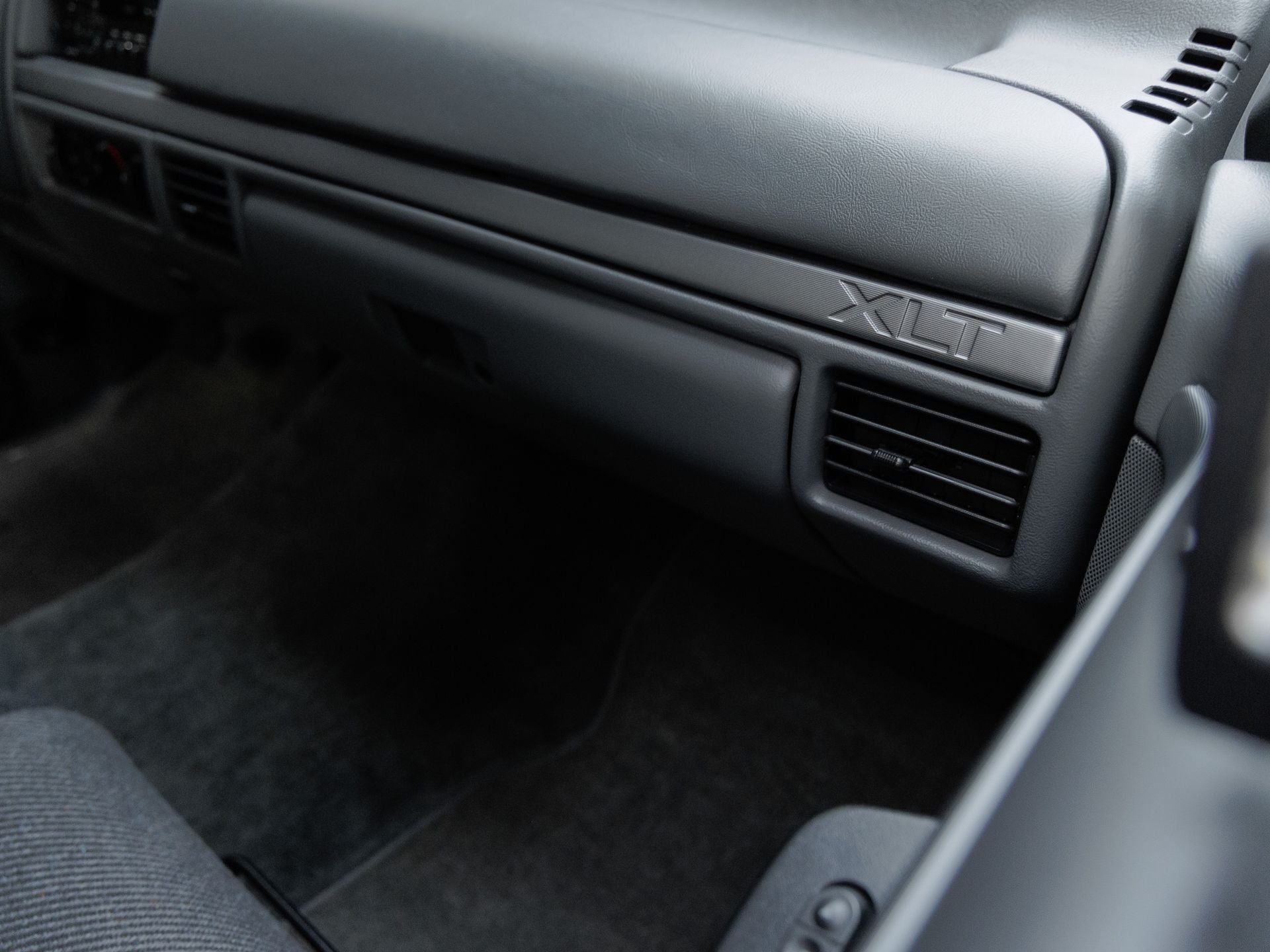 1993 Ford F-150 Lightning 117 WB