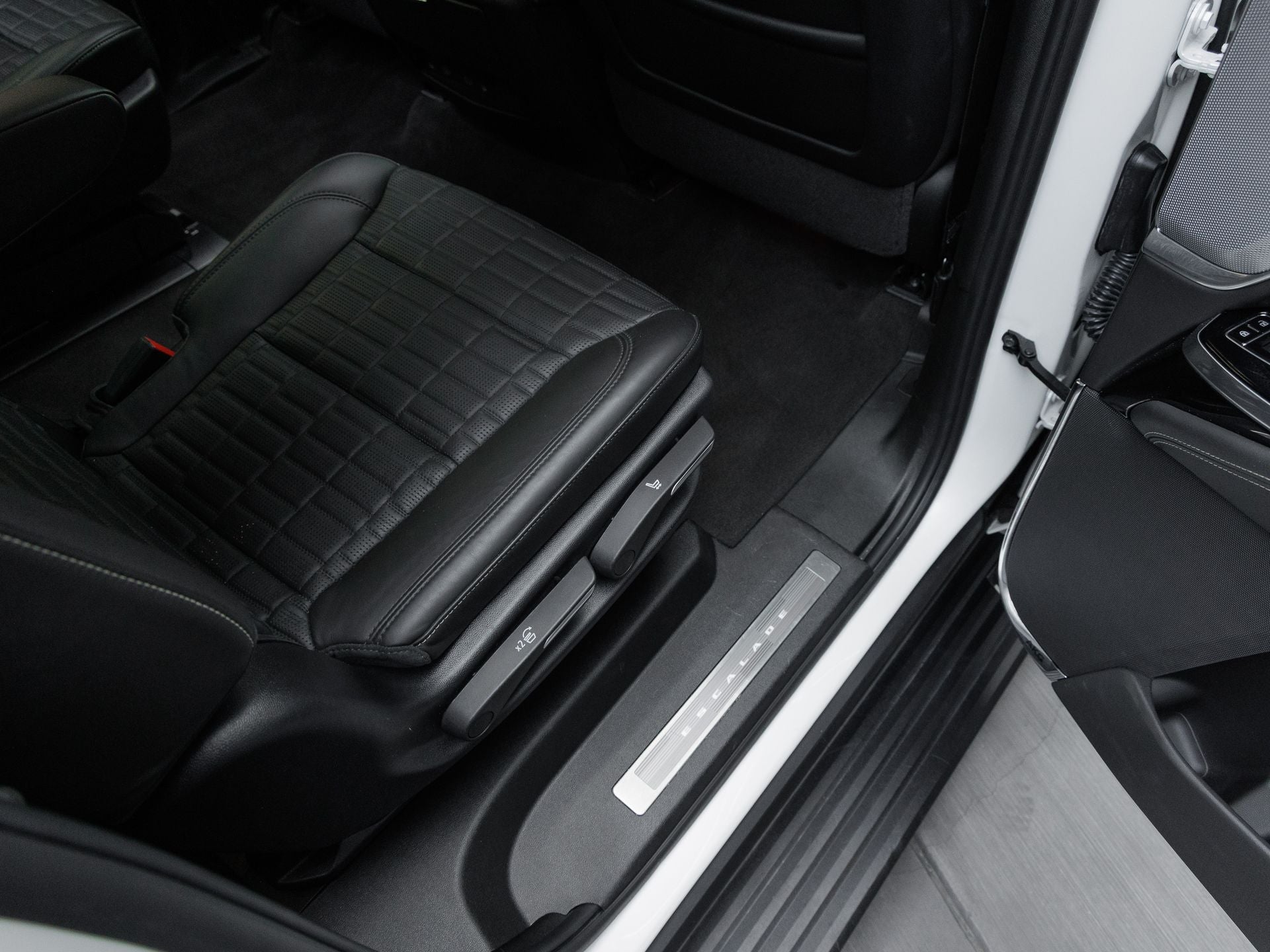 2025 Cadillac Escalade ESV Premium Luxury Platinum