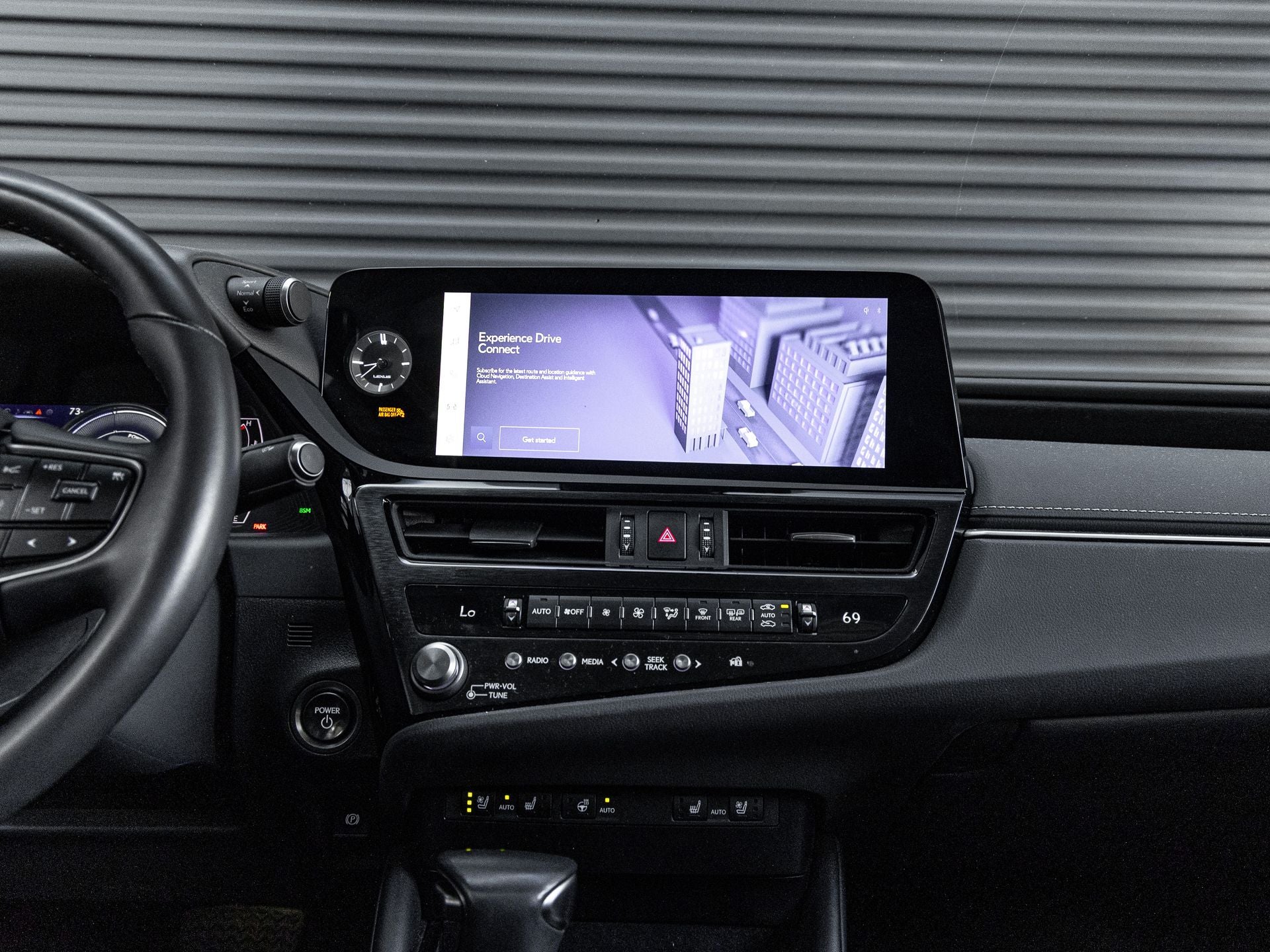 2023 Lexus ES 300h