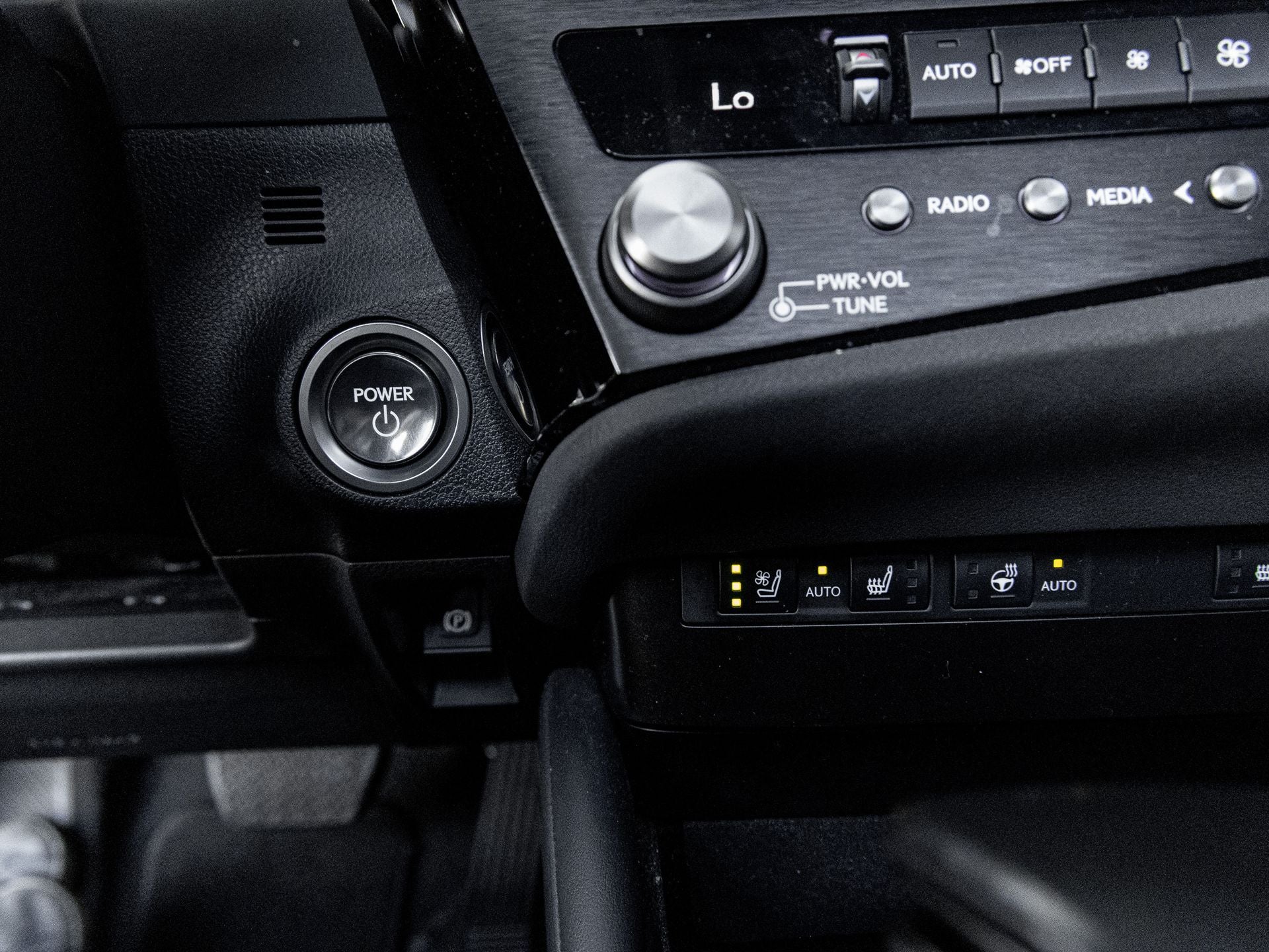2023 Lexus ES 300h