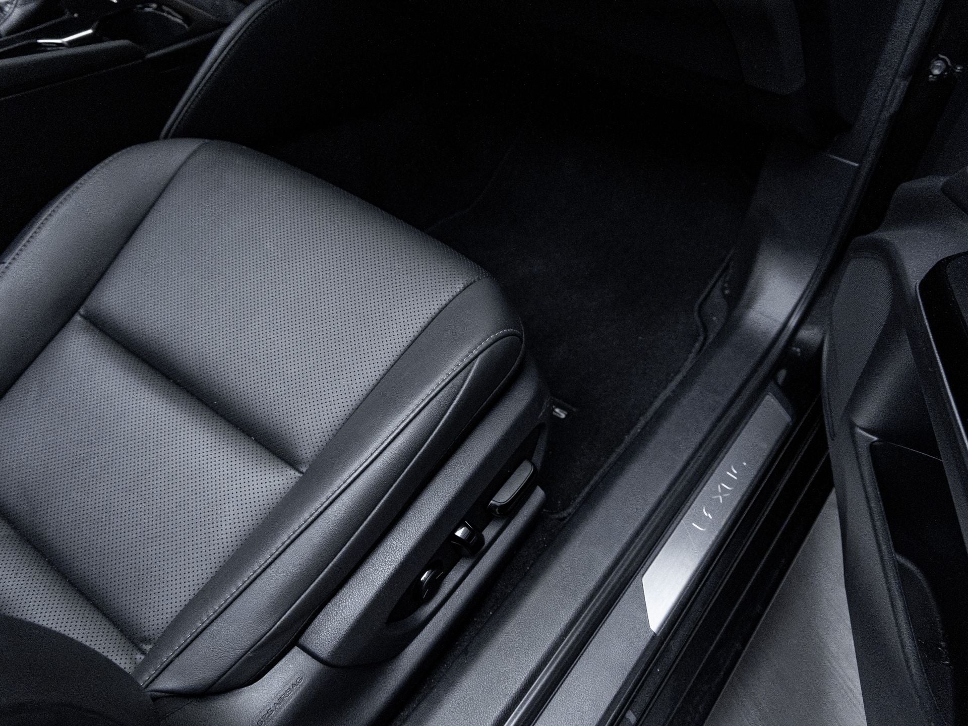 2023 Lexus ES 300h
