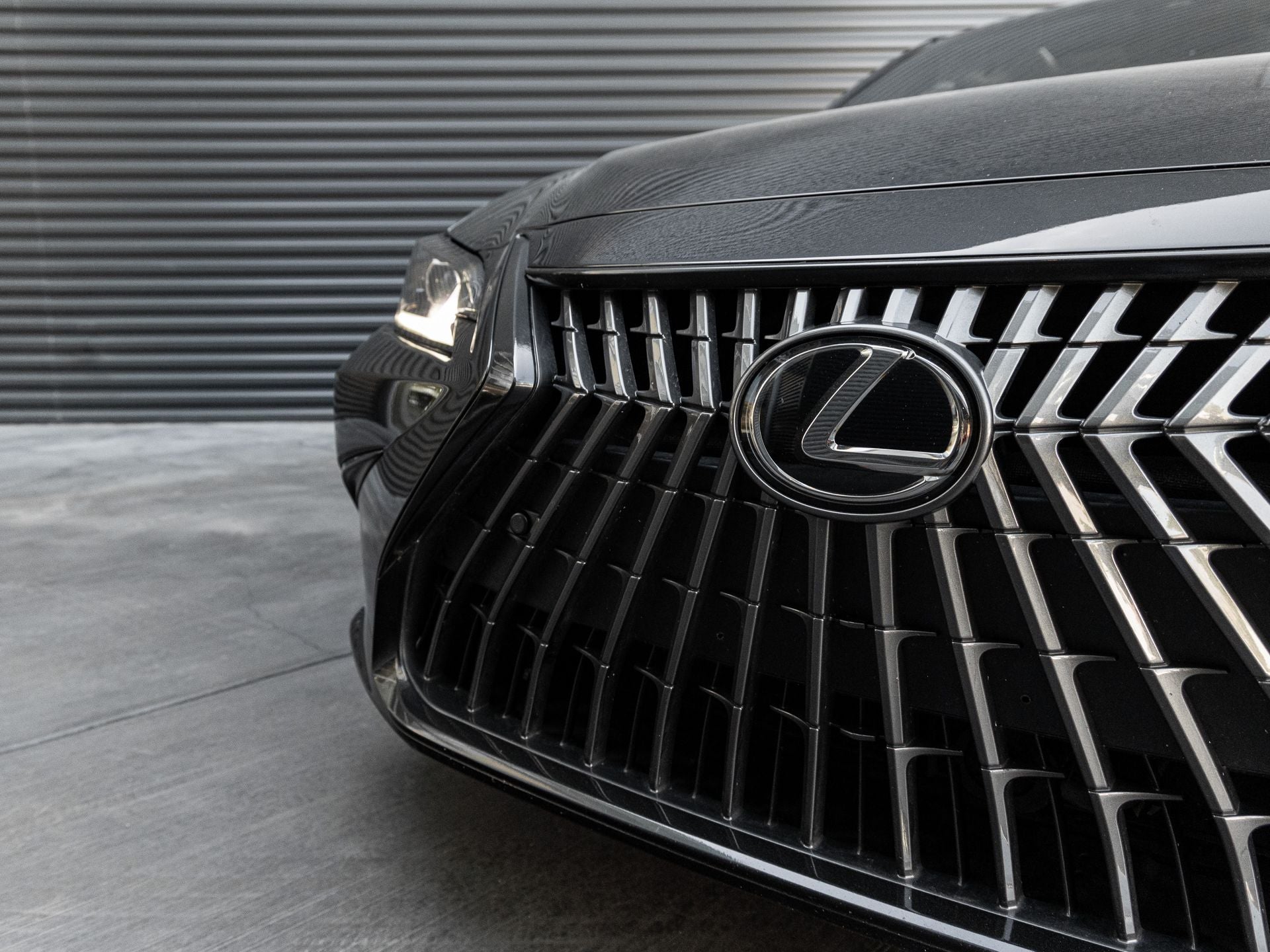 2023 Lexus ES 300h