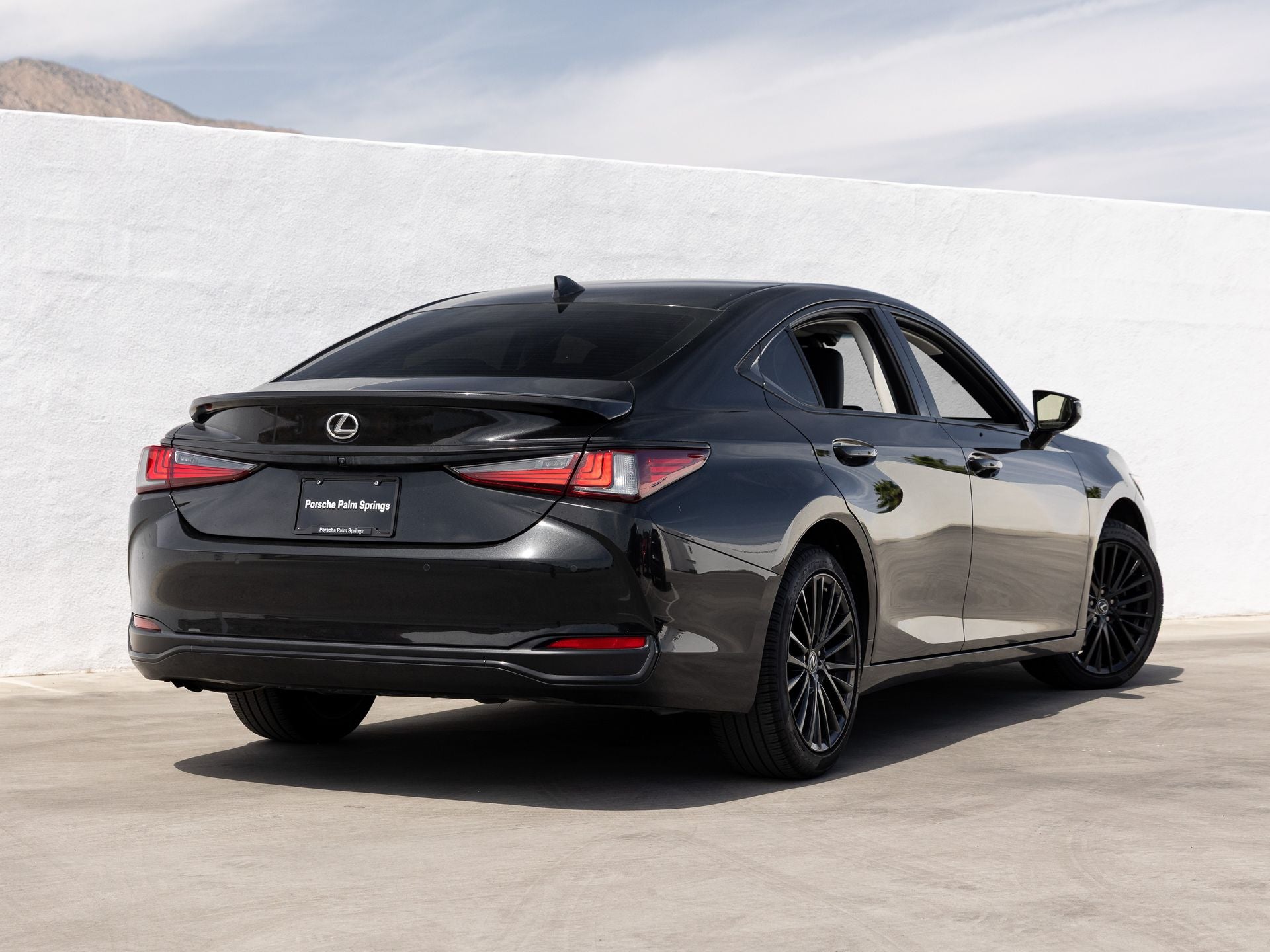 2023 Lexus ES 300h