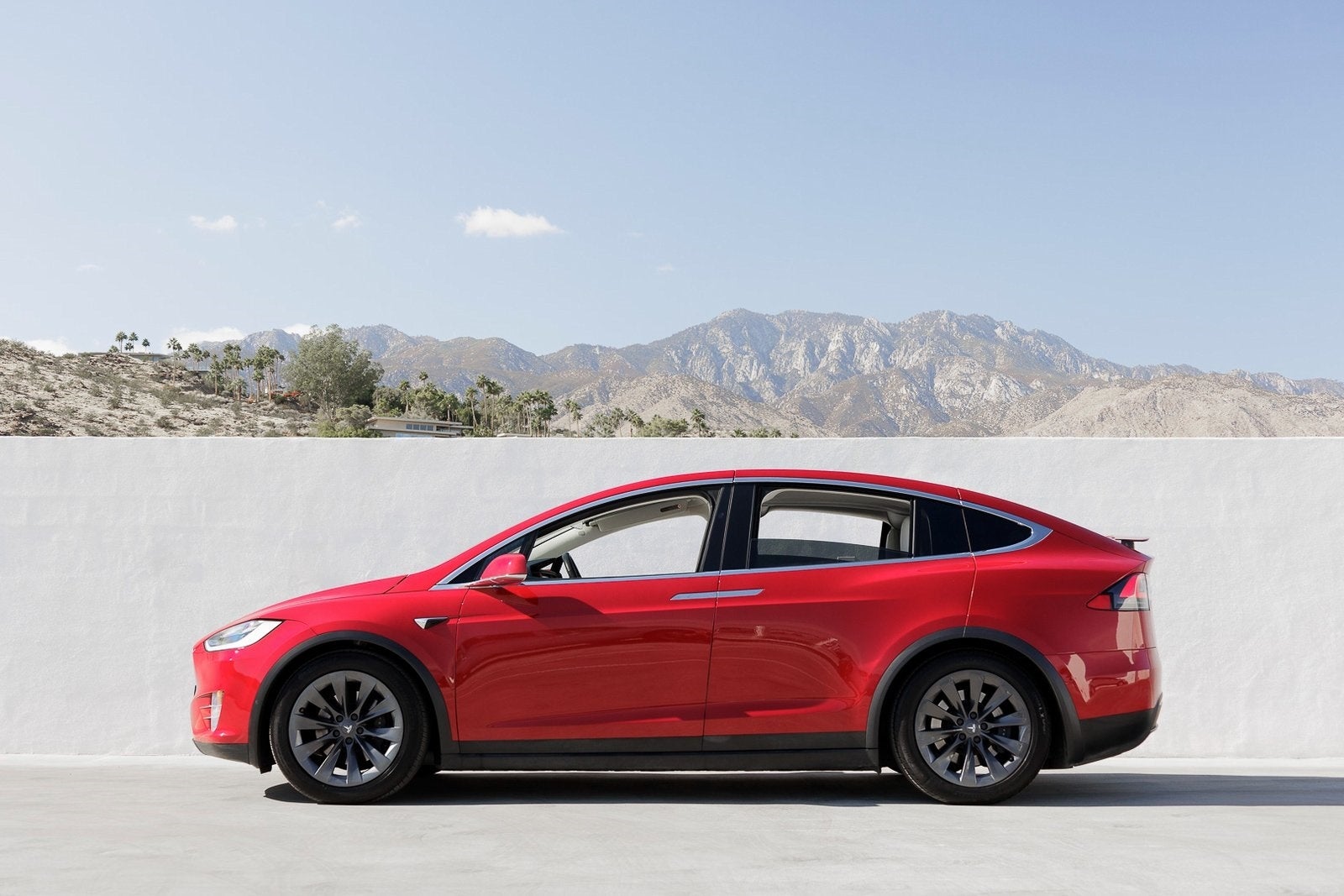 Used 2019 Tesla Model X Long Range with VIN 5YJXCBE20KF163392 for sale in Palm Springs, CA