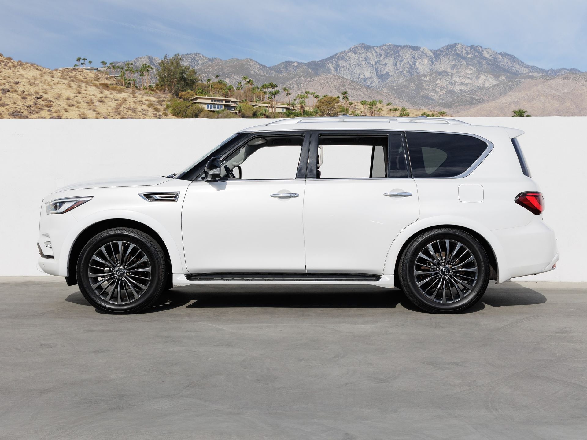 2021 INFINITI QX80 Premium Select