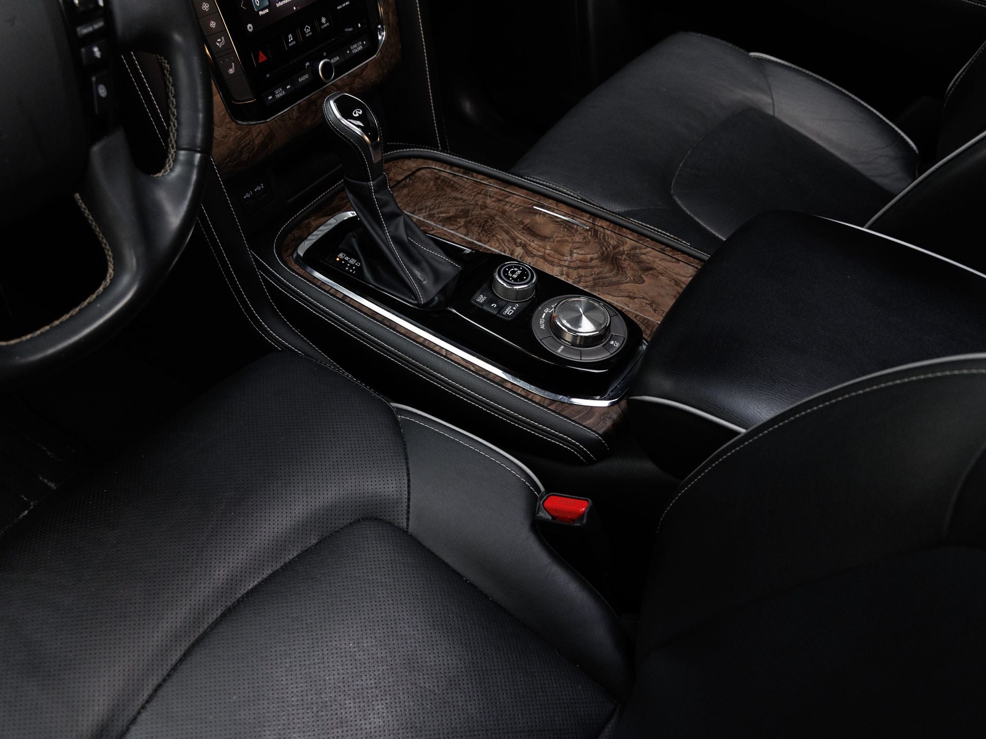 2021 INFINITI QX80 Premium Select