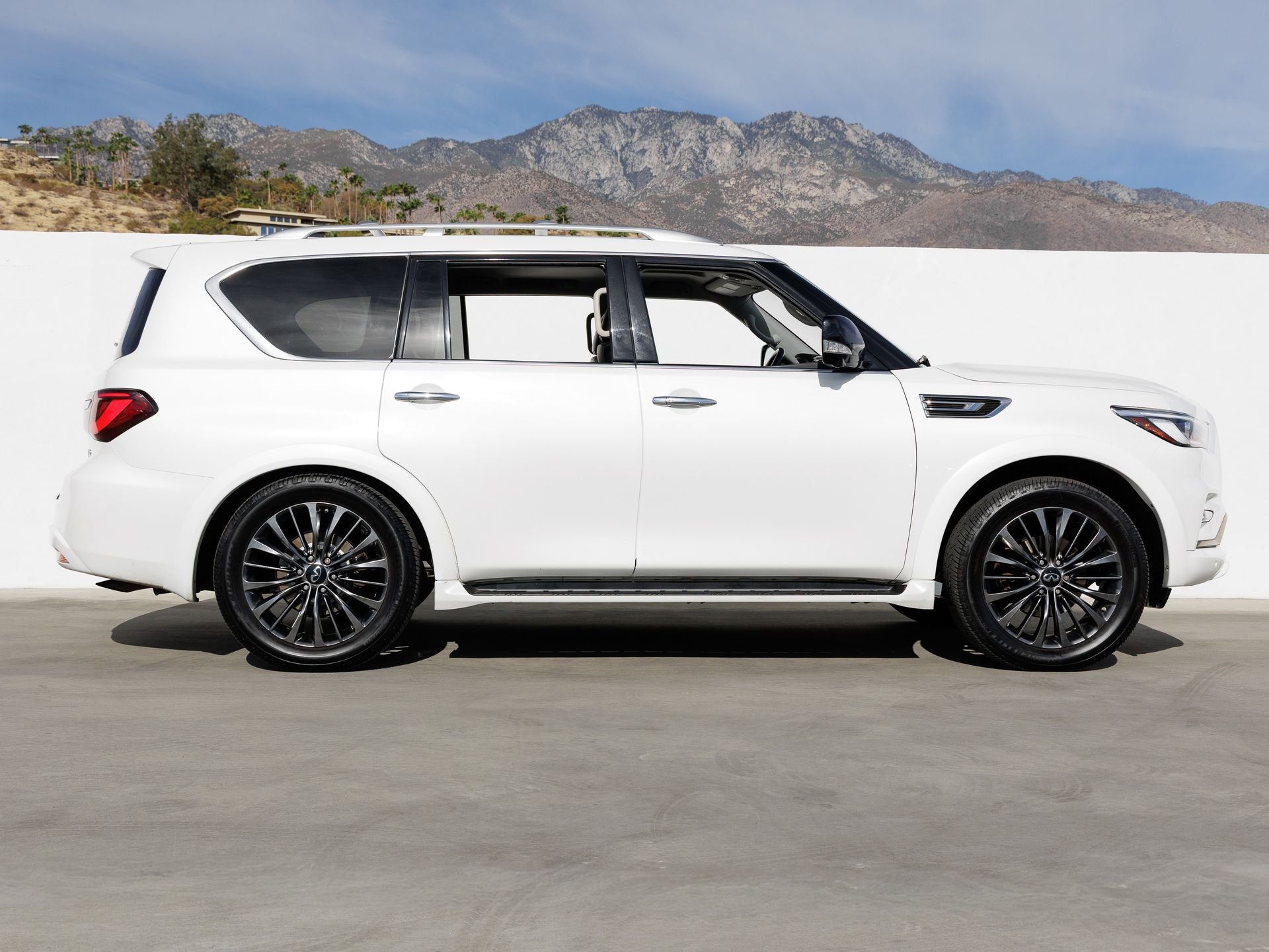 2021 INFINITI QX80 Premium Select