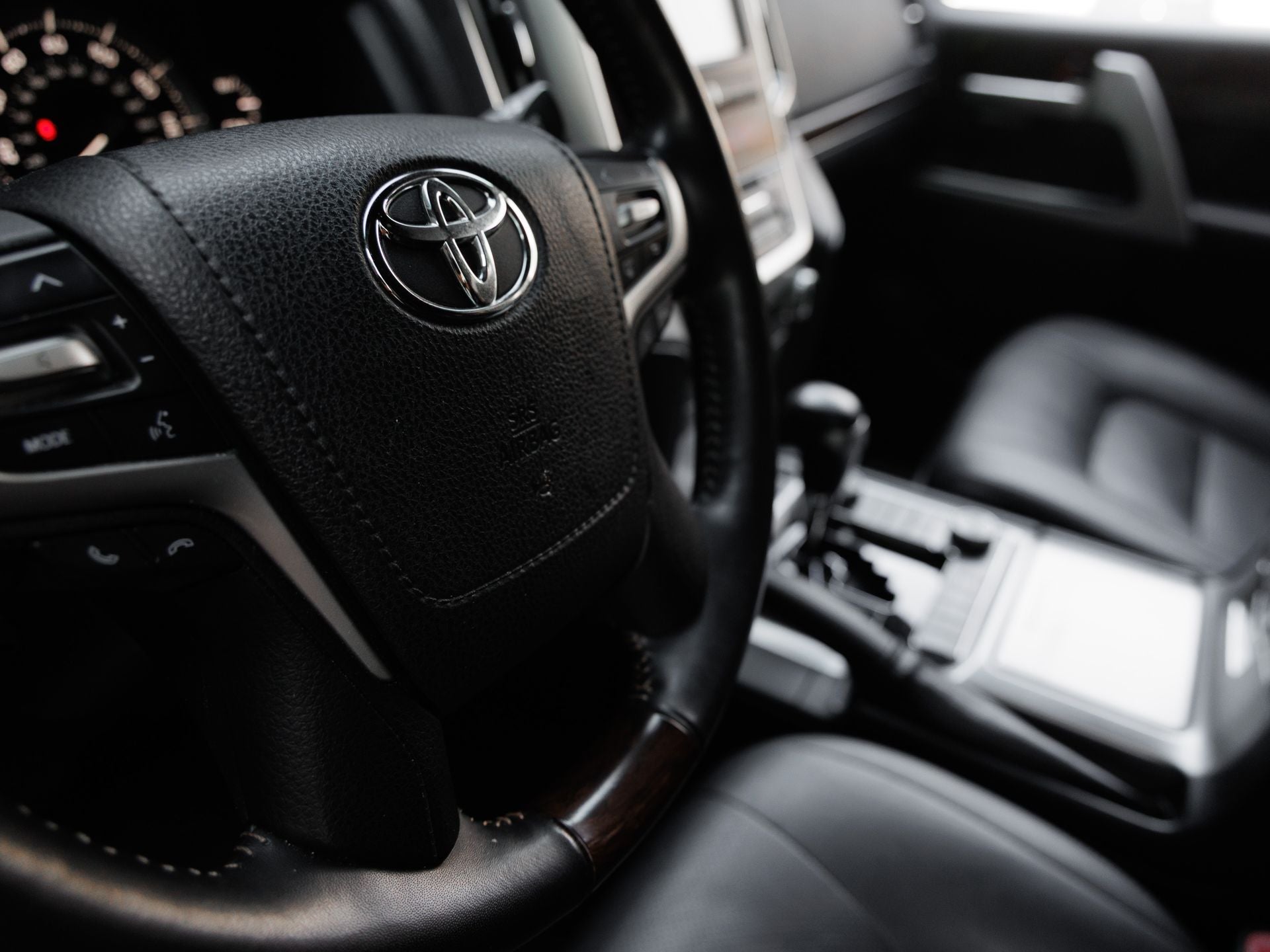 2020 Toyota Land Cruiser Heritage Edition