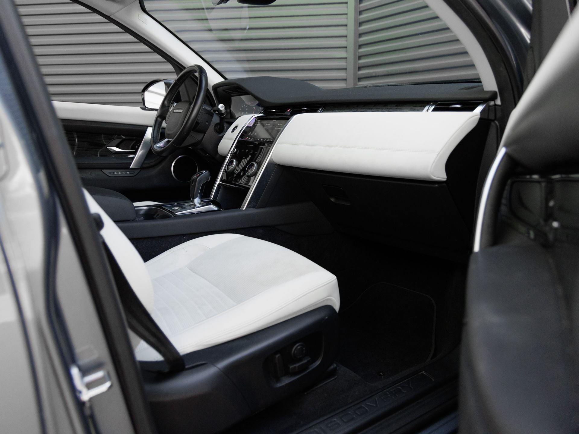 2020 Land Rover Discovery Sport SE