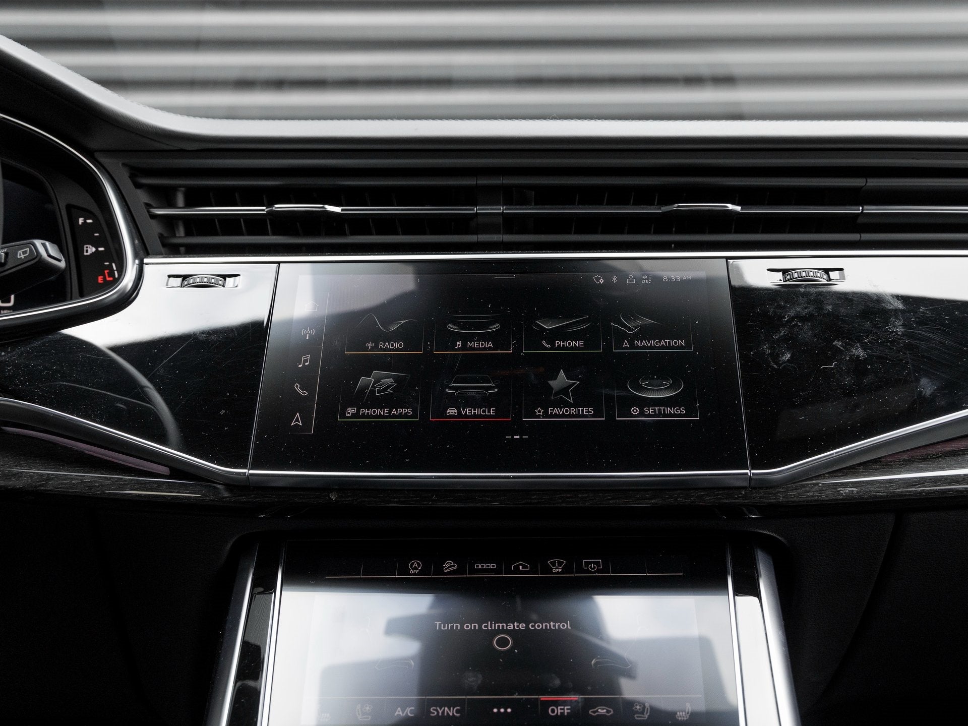 2022 Audi Q8 55 Prestige quattro