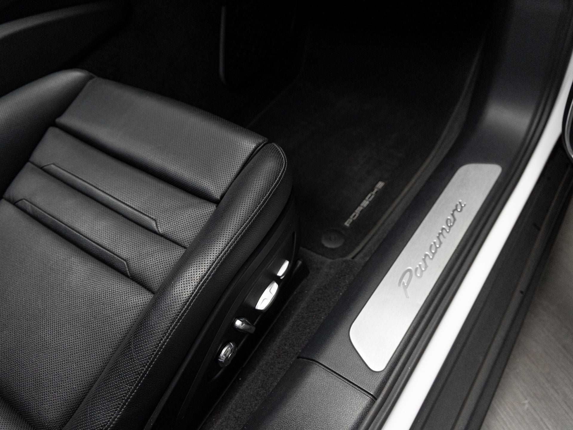 2020 Porsche Panamera Panamera