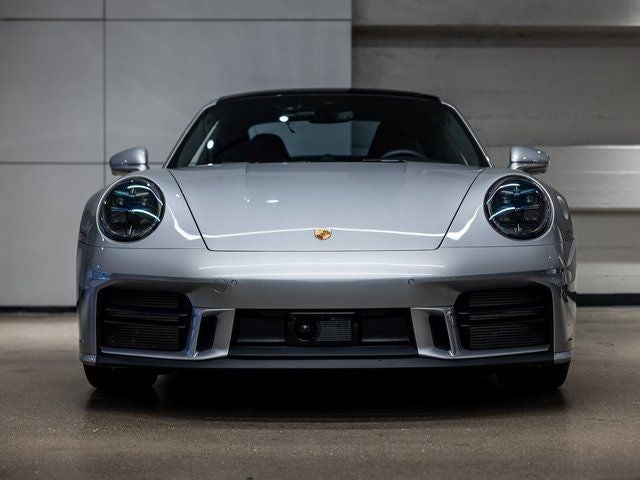 2025 Porsche 911 Carrera
