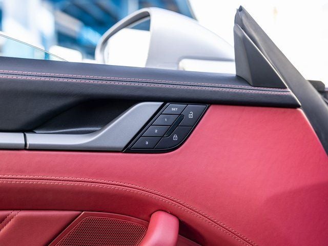 2025 Porsche 911 Carrera