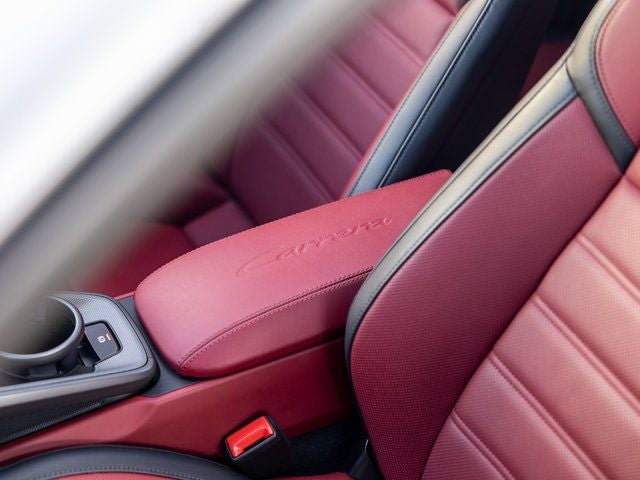 2025 Porsche 911 Carrera