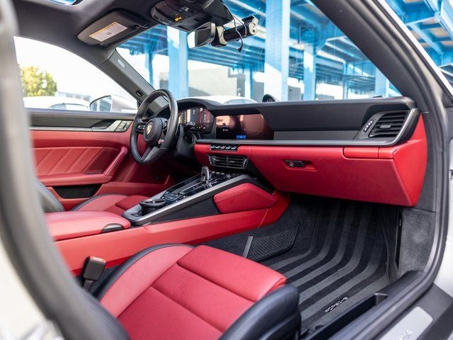 2025 Porsche 911 Carrera