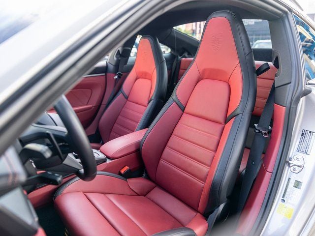 2025 Porsche 911 Carrera