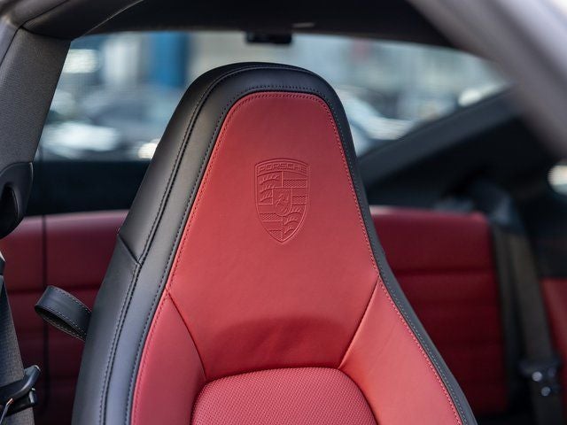 2025 Porsche 911 Carrera