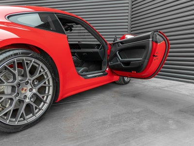 2025 Porsche 911 Carrera