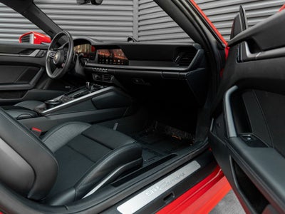 2025 Porsche 911 Carrera