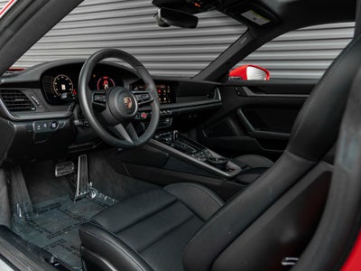 2025 Porsche 911 Carrera