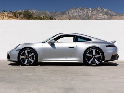 2025 Porsche 911 Carrera
