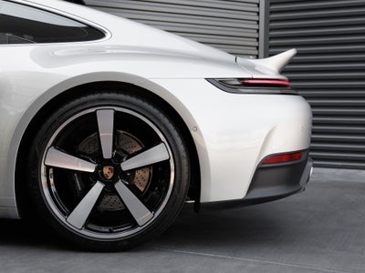 2025 Porsche 911 Carrera