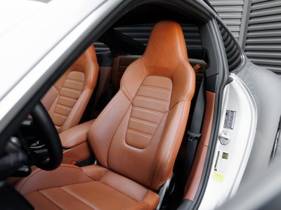 2025 Porsche 911 Carrera