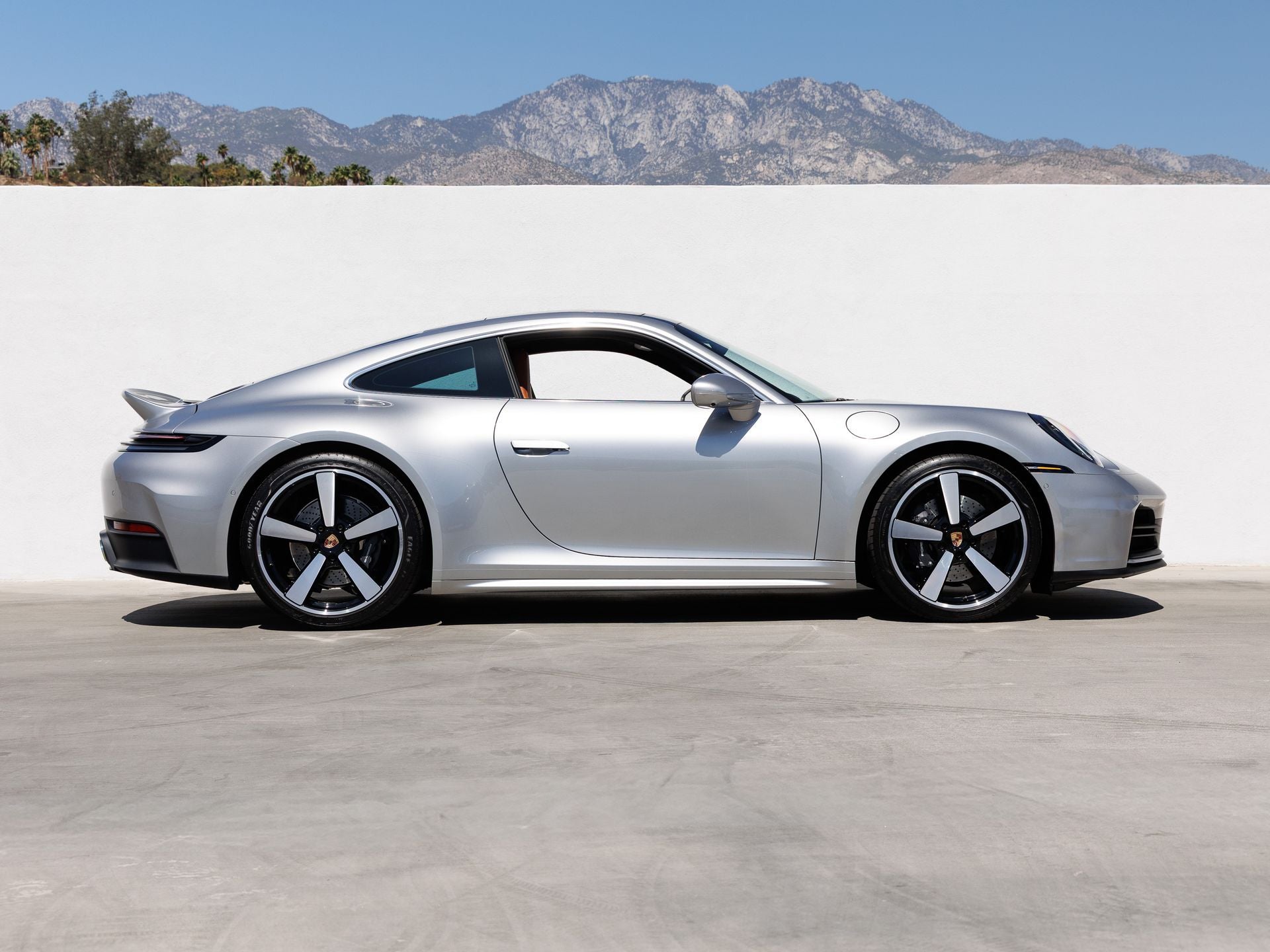2025 Porsche 911 Carrera