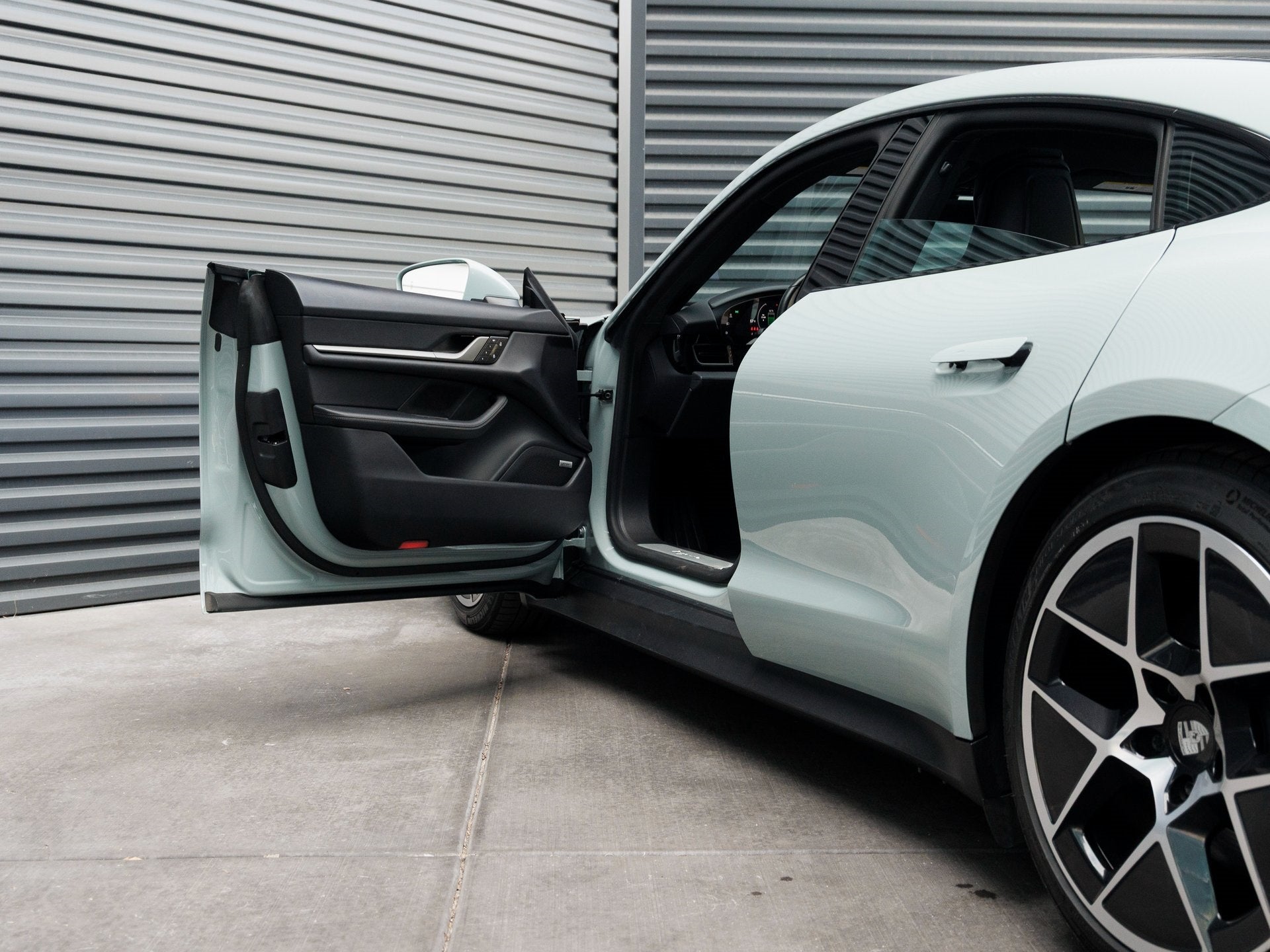 2025 Porsche Taycan Taycan