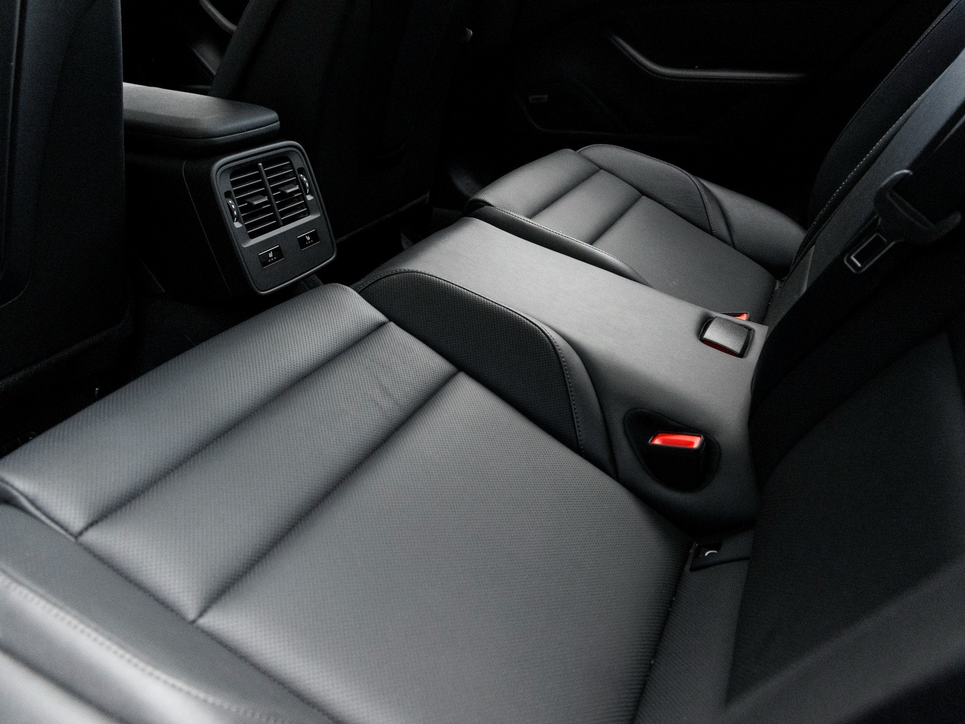 2025 Porsche Taycan Taycan