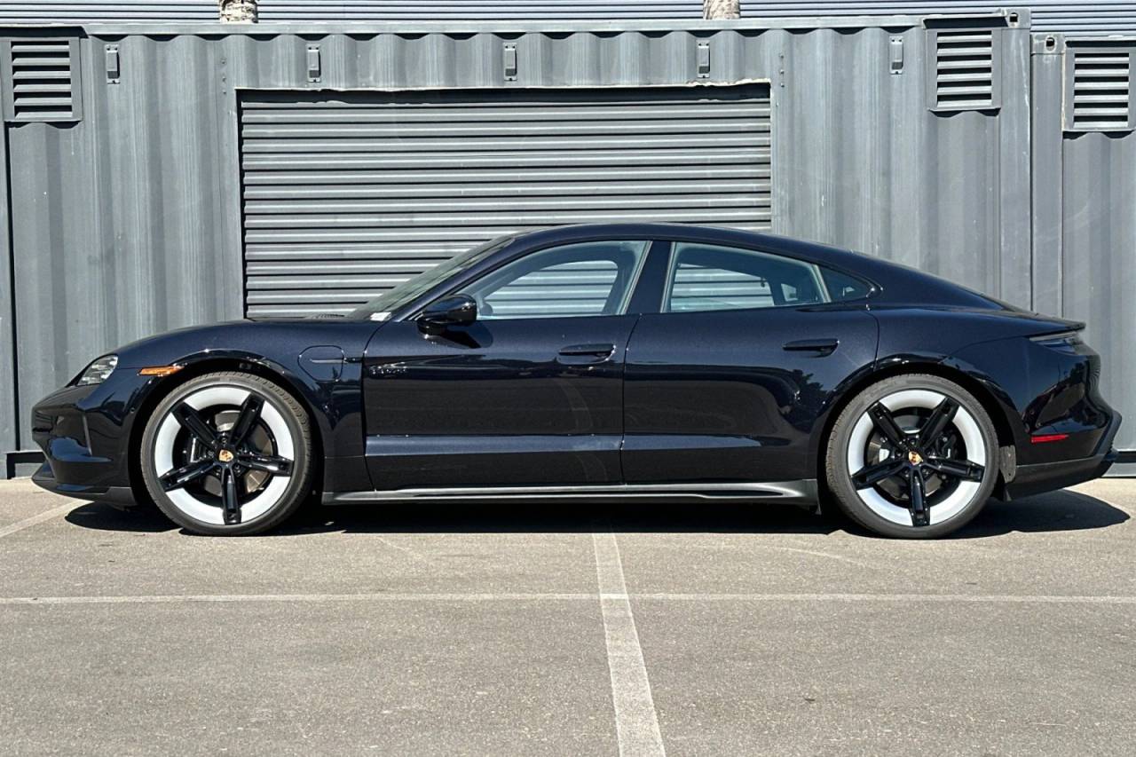 2026 Porsche Taycan Taycan 4 Black Edition