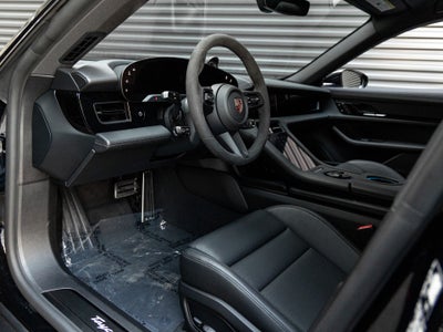 2026 Porsche Taycan Black Edition