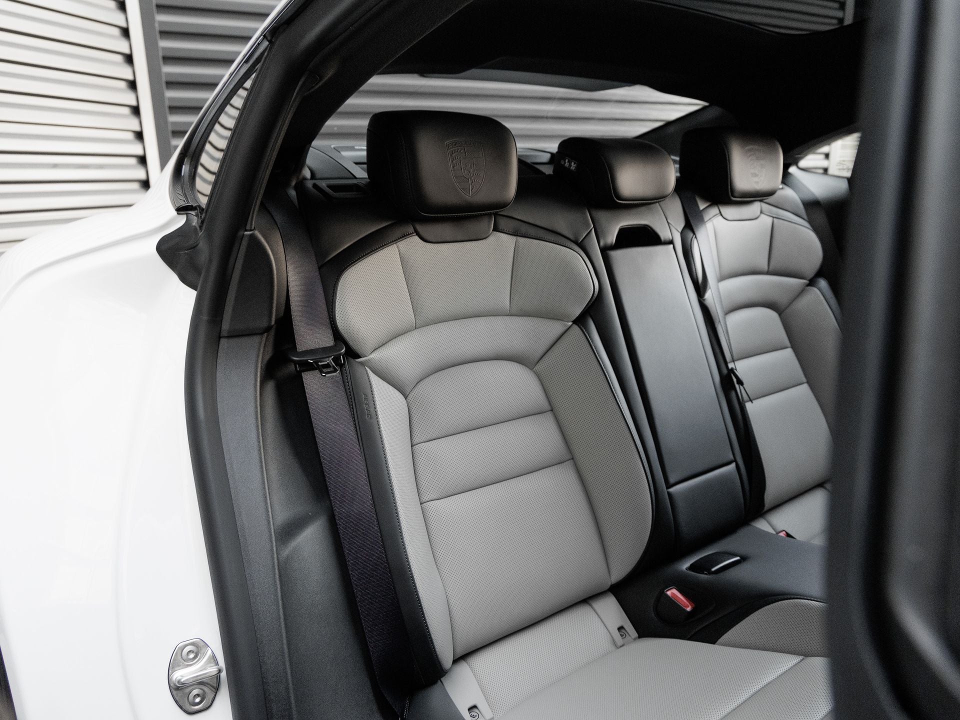 2026 Porsche Taycan Taycan Black Edition
