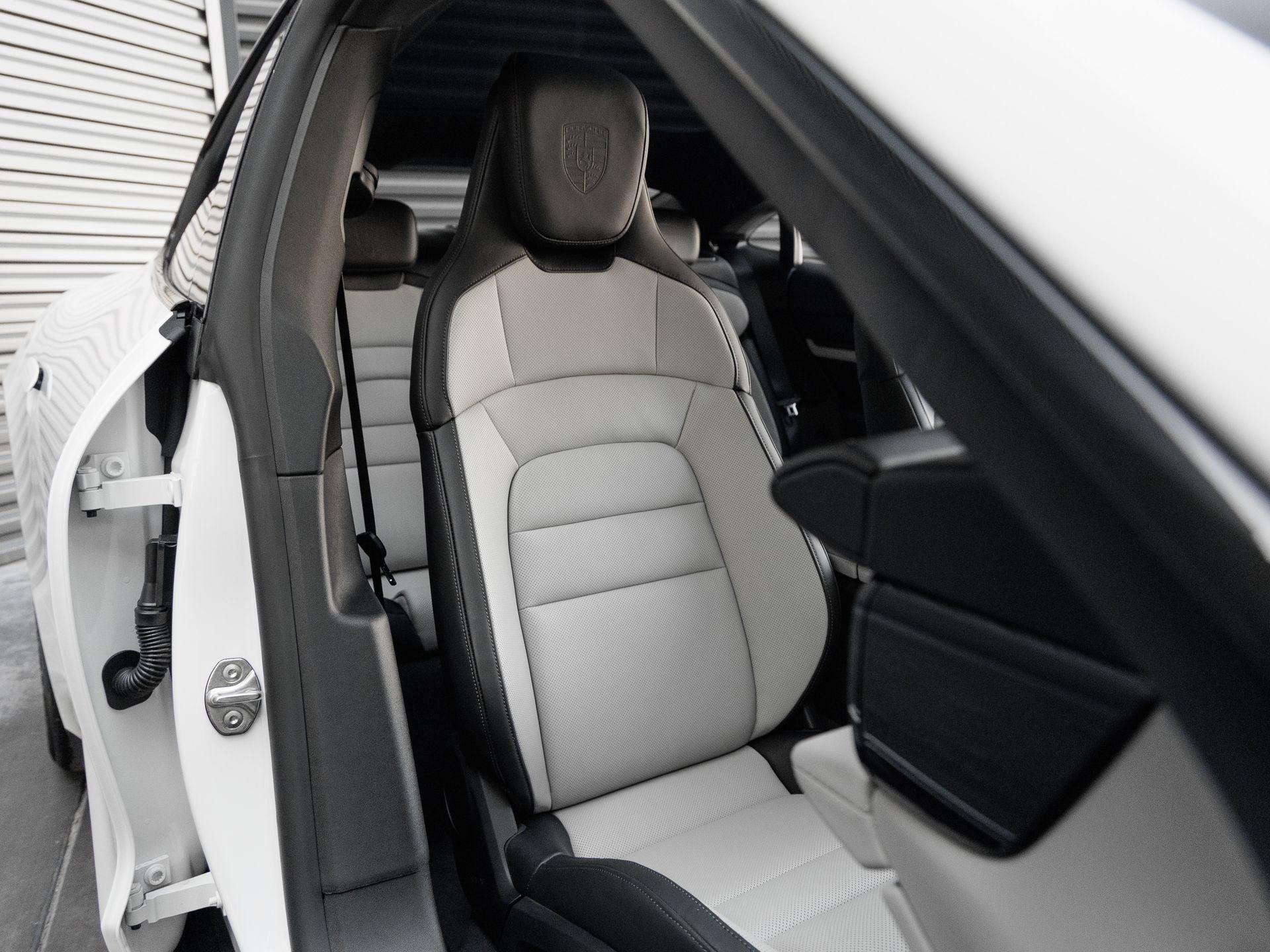 2026 Porsche Taycan Taycan Black Edition