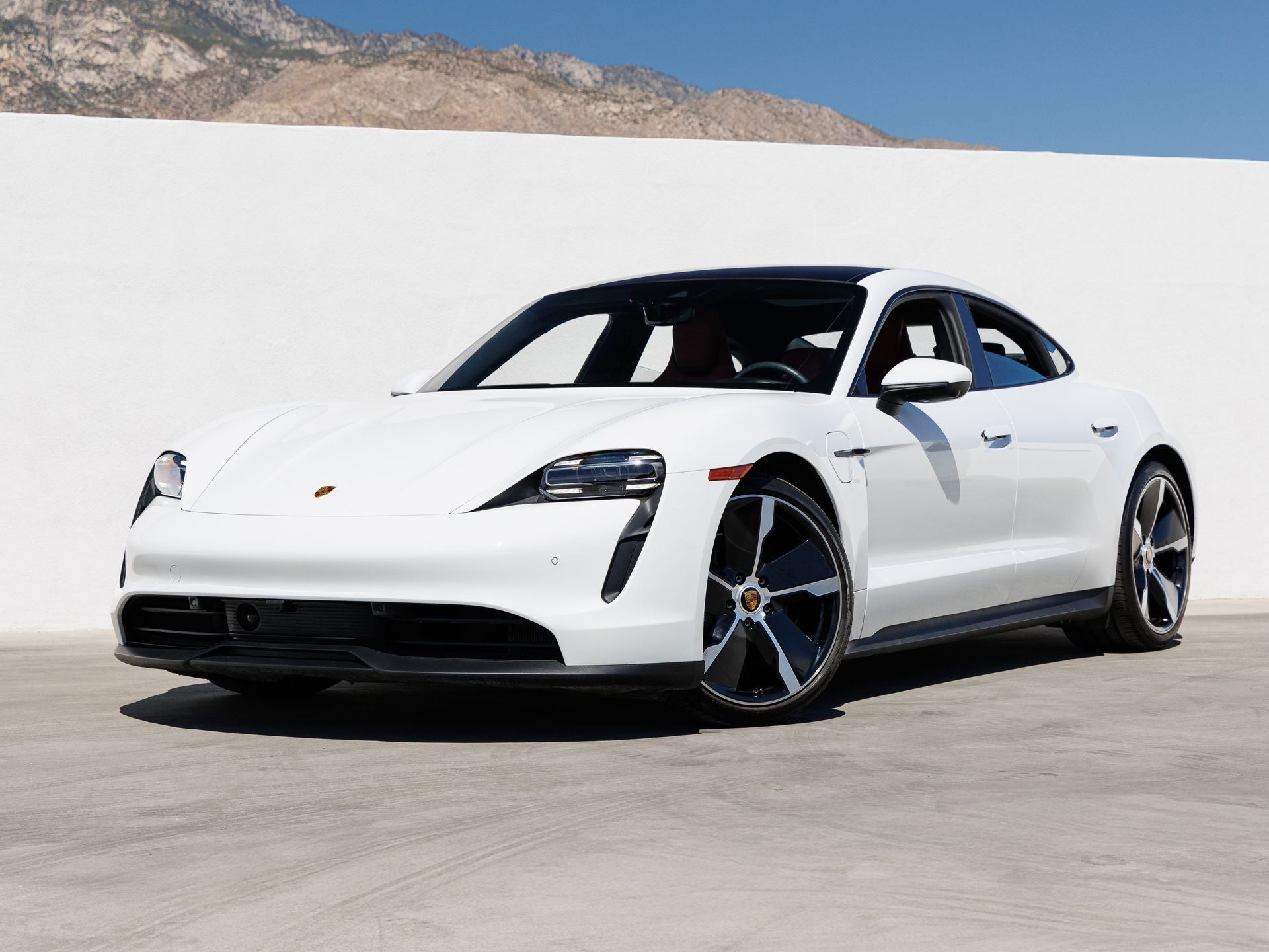 2023 Porsche Taycan -'s photo
