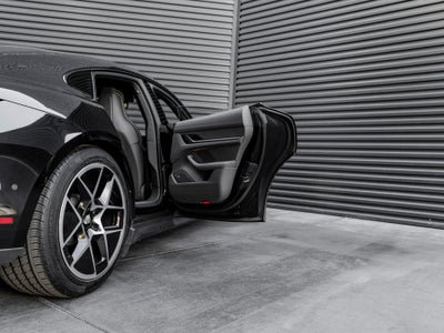 2025 Porsche Taycan Taycan