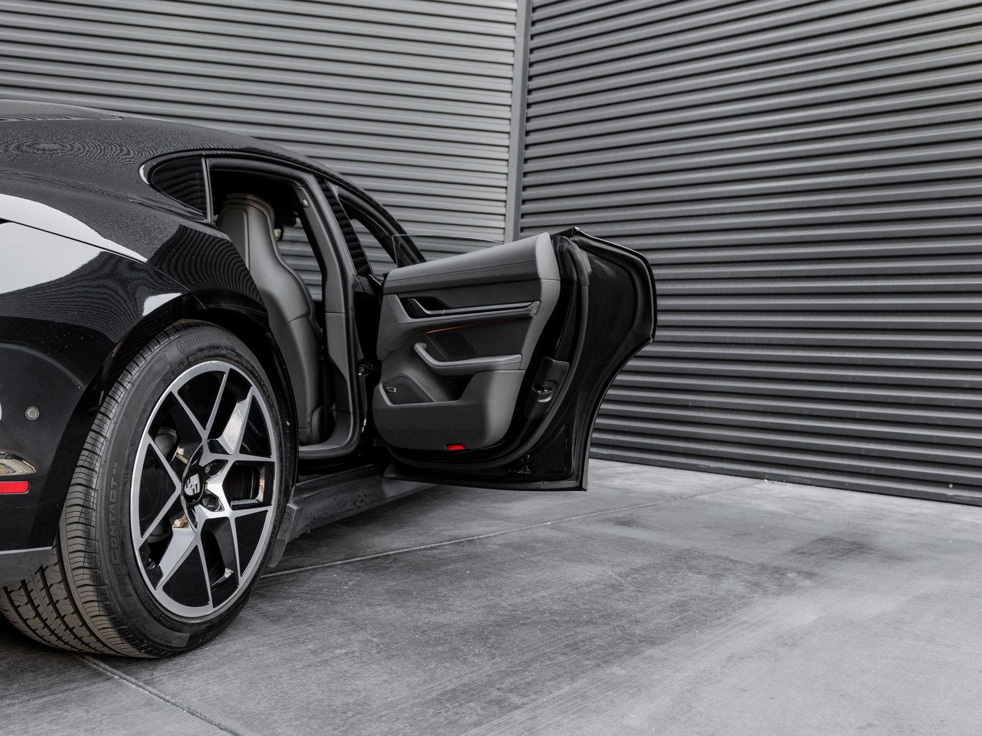 2025 Porsche Taycan Taycan