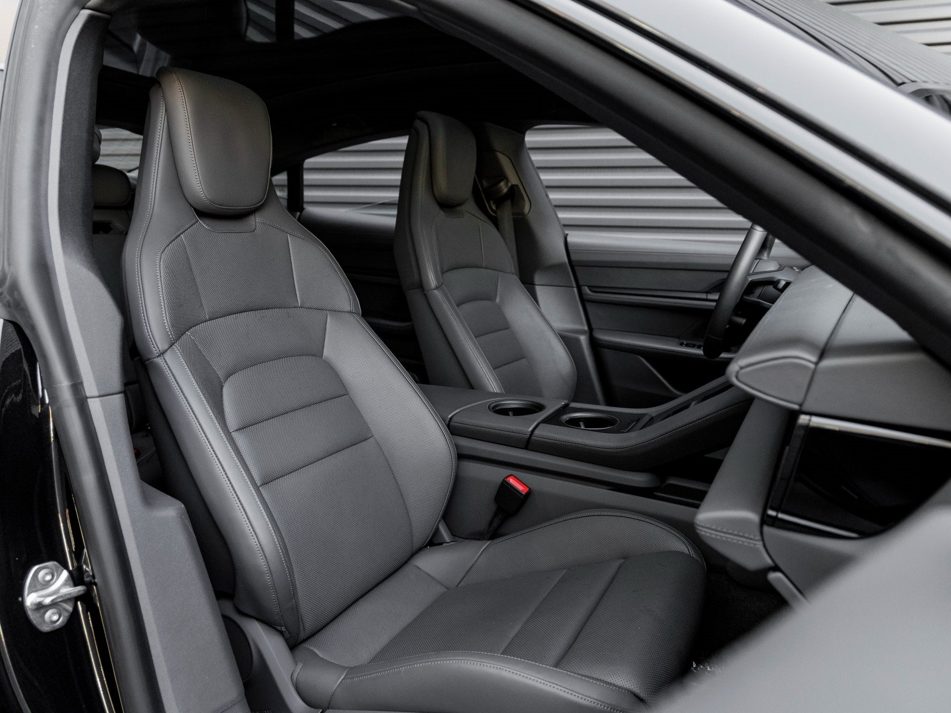 2025 Porsche Taycan Taycan