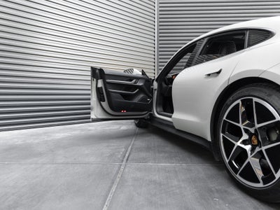 2025 Porsche Taycan 4