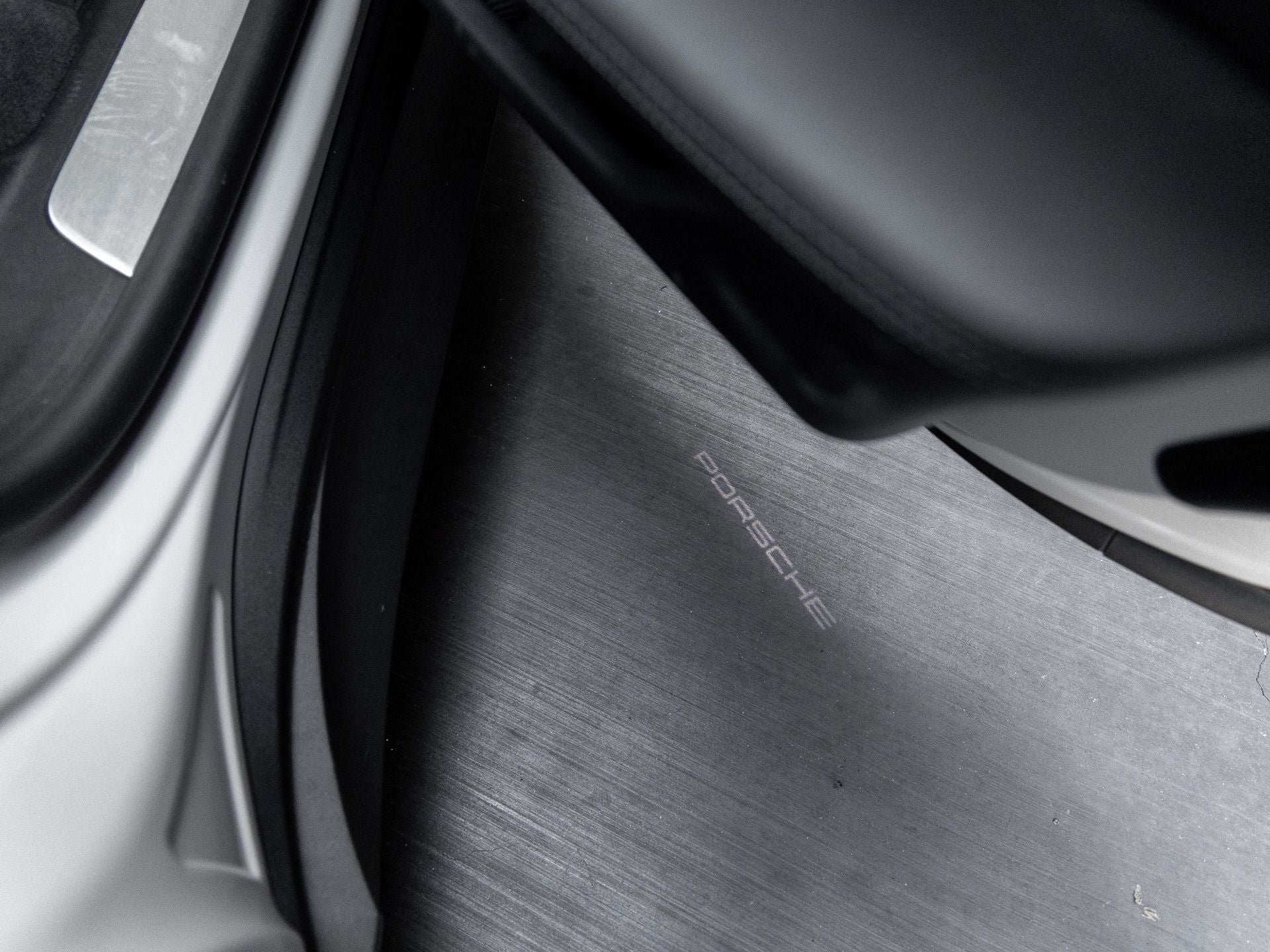 2025 Porsche Taycan 4
