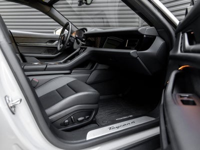 2025 Porsche Taycan 4