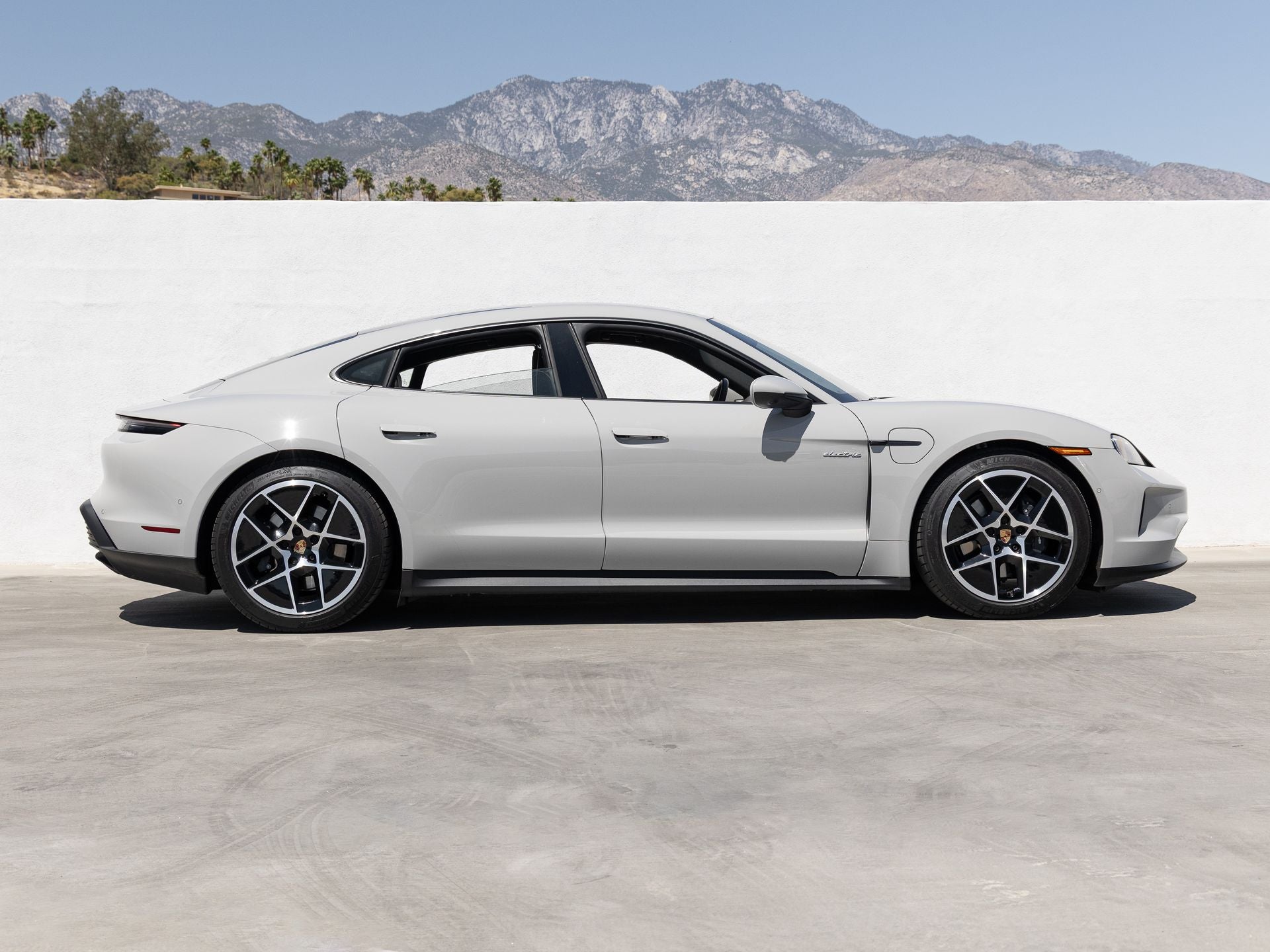 2025 Porsche Taycan 4