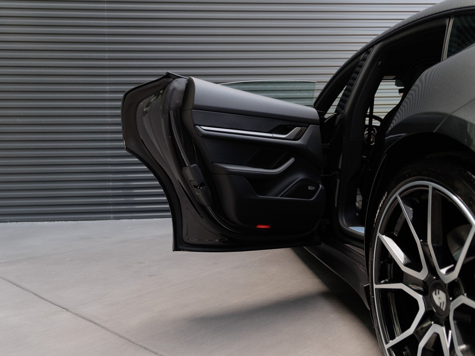 2025 Porsche Taycan Taycan