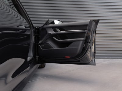 2025 Porsche Taycan Taycan