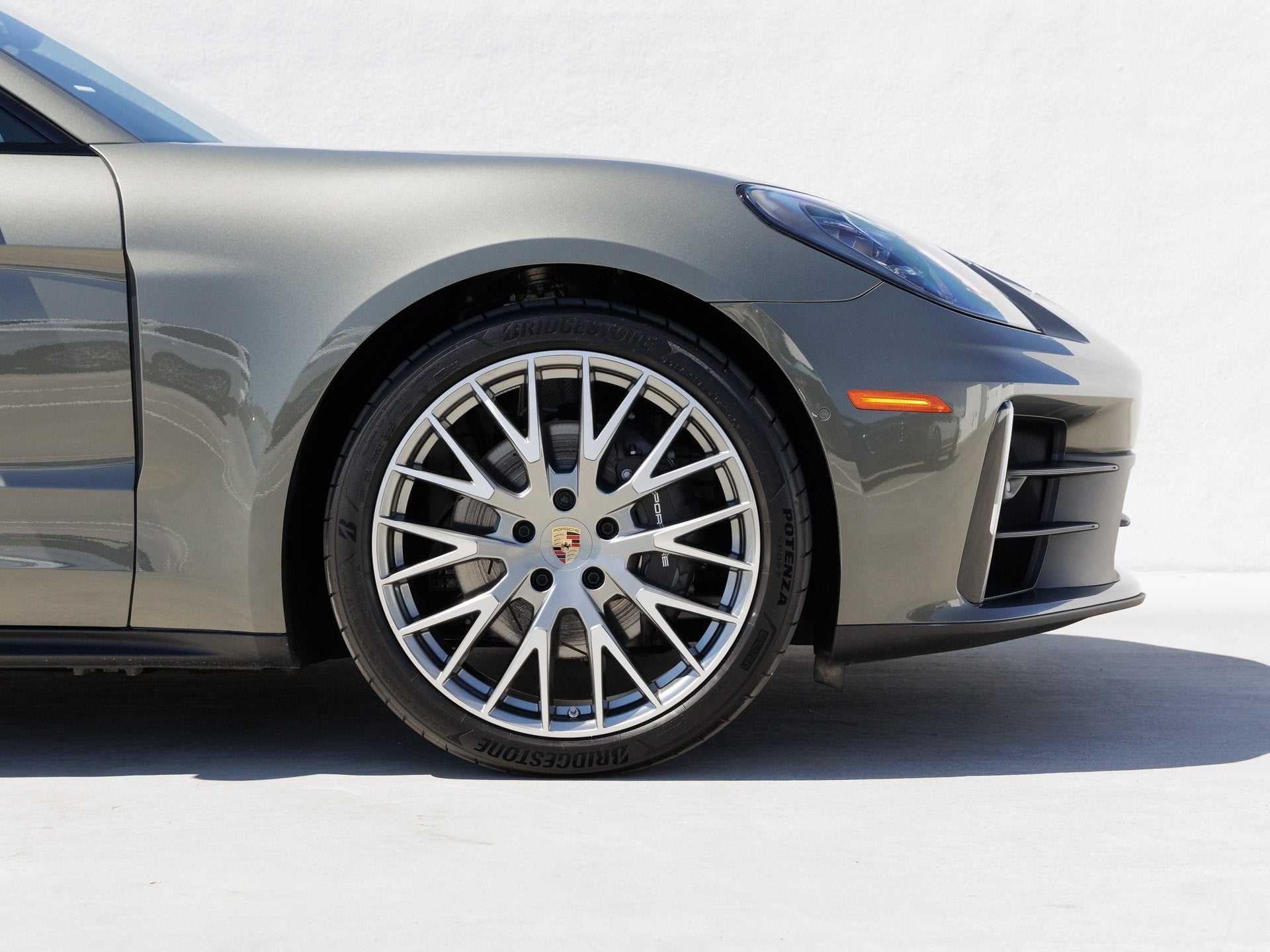 2024 Porsche Panamera Panamera 4 (MY24)