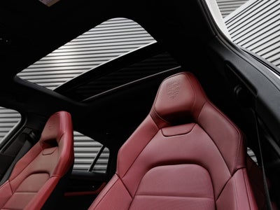2026 Porsche Panamera Base