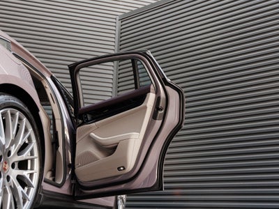 2026 Porsche Panamera 4
