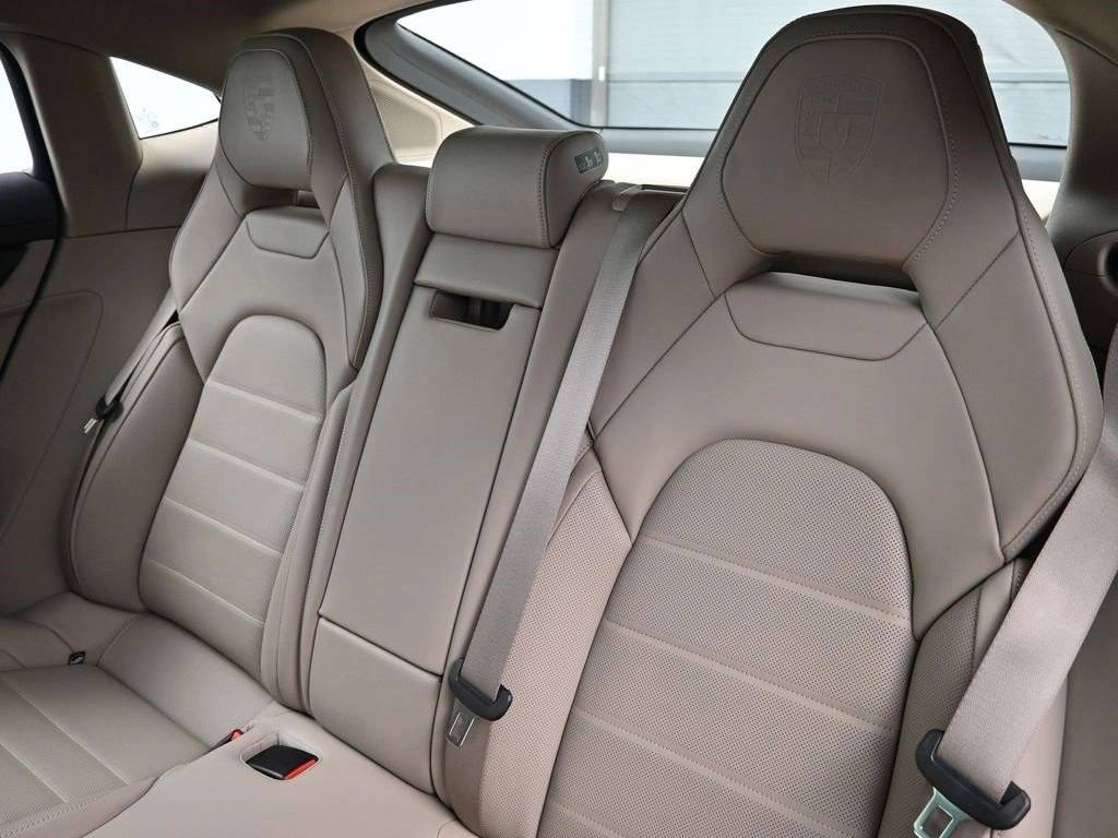 2026 Porsche Panamera Panamera 4