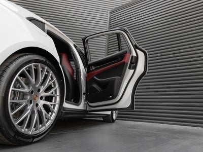 2026 Porsche Panamera Panamera 4