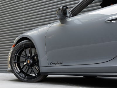 2025 Porsche 911 Carrera GTS